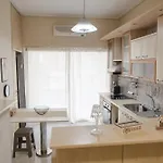 Zoe's By The Sea Apartment