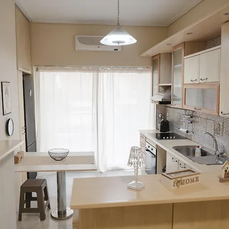 Zoe's By The Sea Apartment