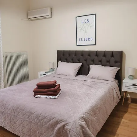 Zoe's By The Sea Apartment *